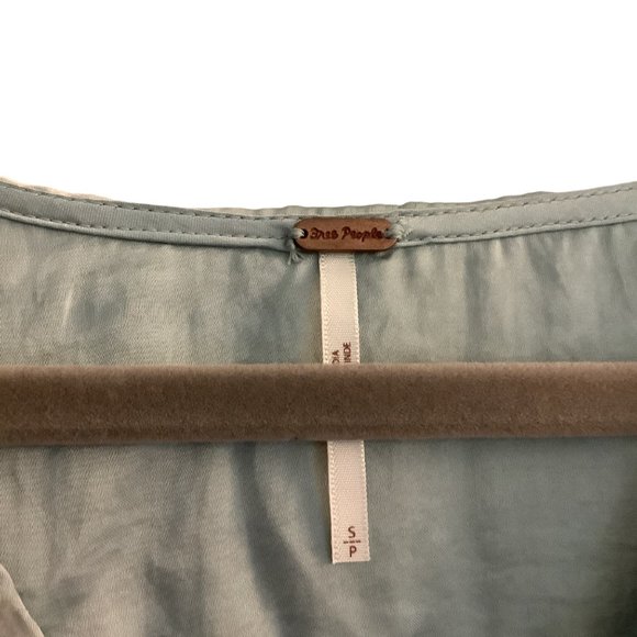 Vintage FREE PEOPLE Light Green Lace V-Neck  Embroidered Blouse-SIze Small - Picture 4 of 10